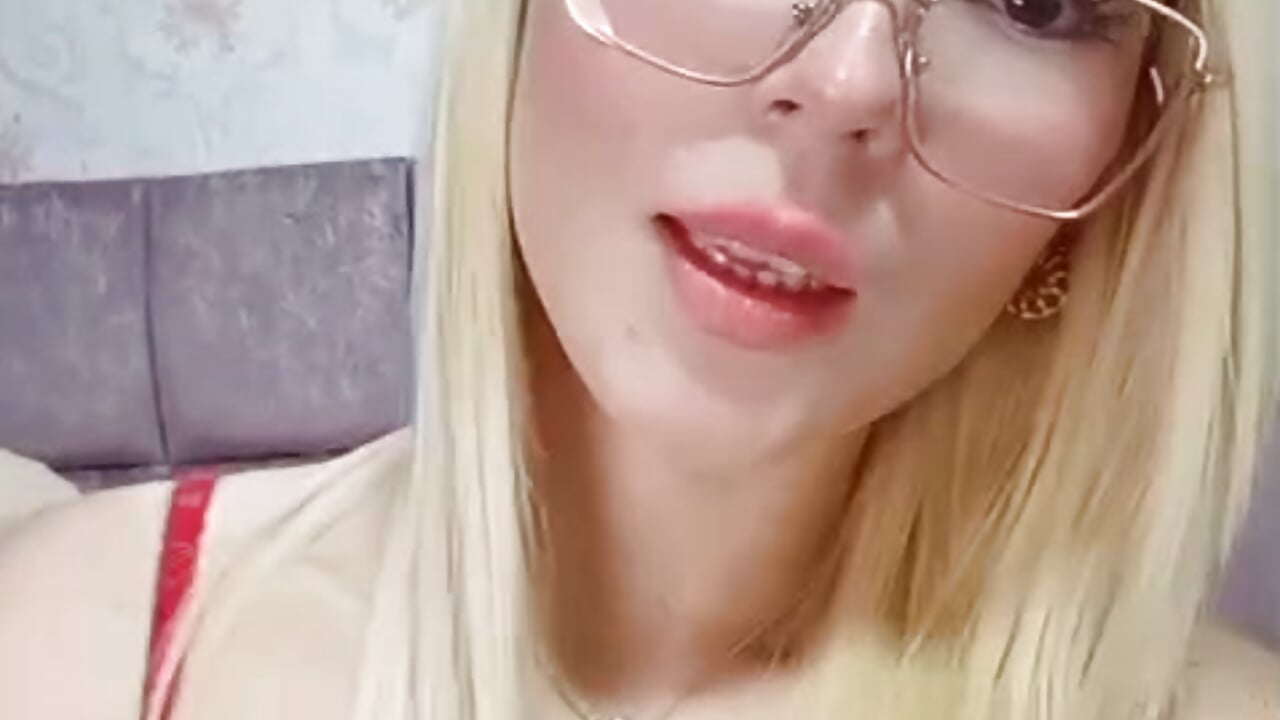 It's Me - video di belinda_dulce modella di cam