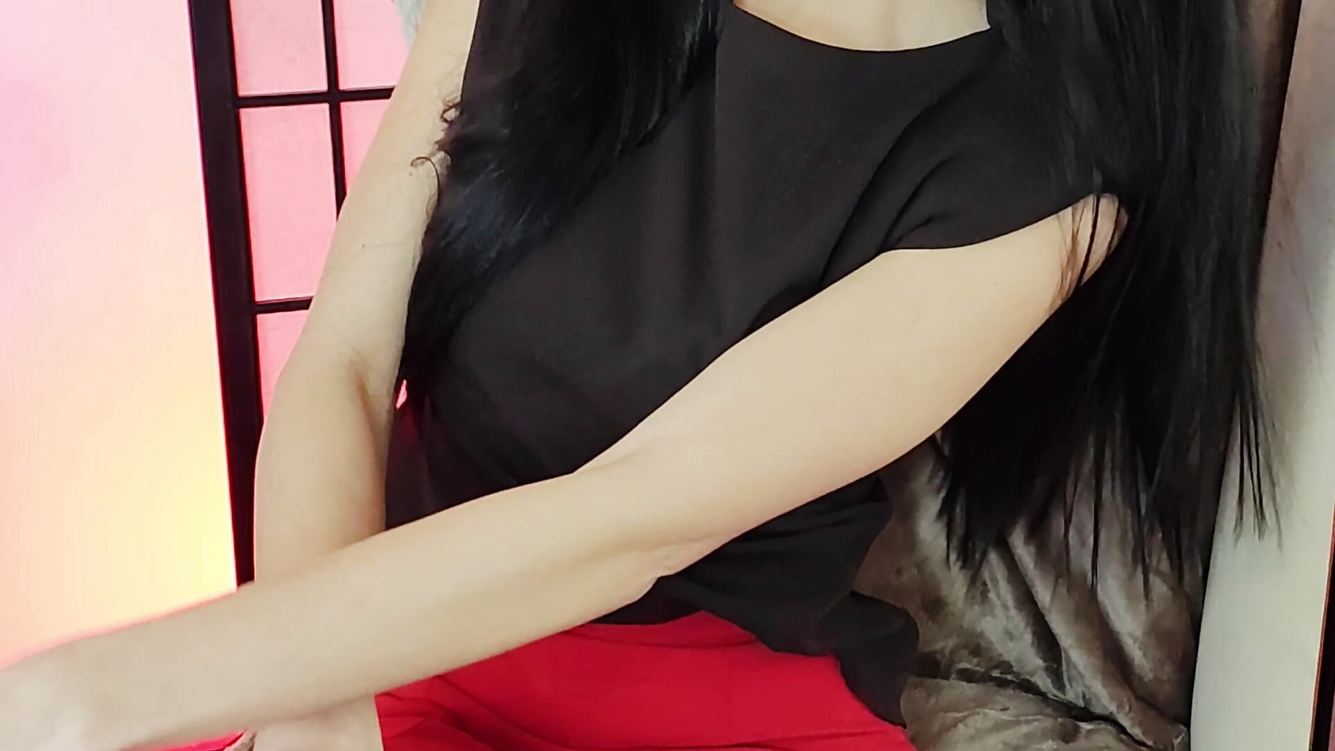 Tension is setting up - video NadineRay kameramallilta