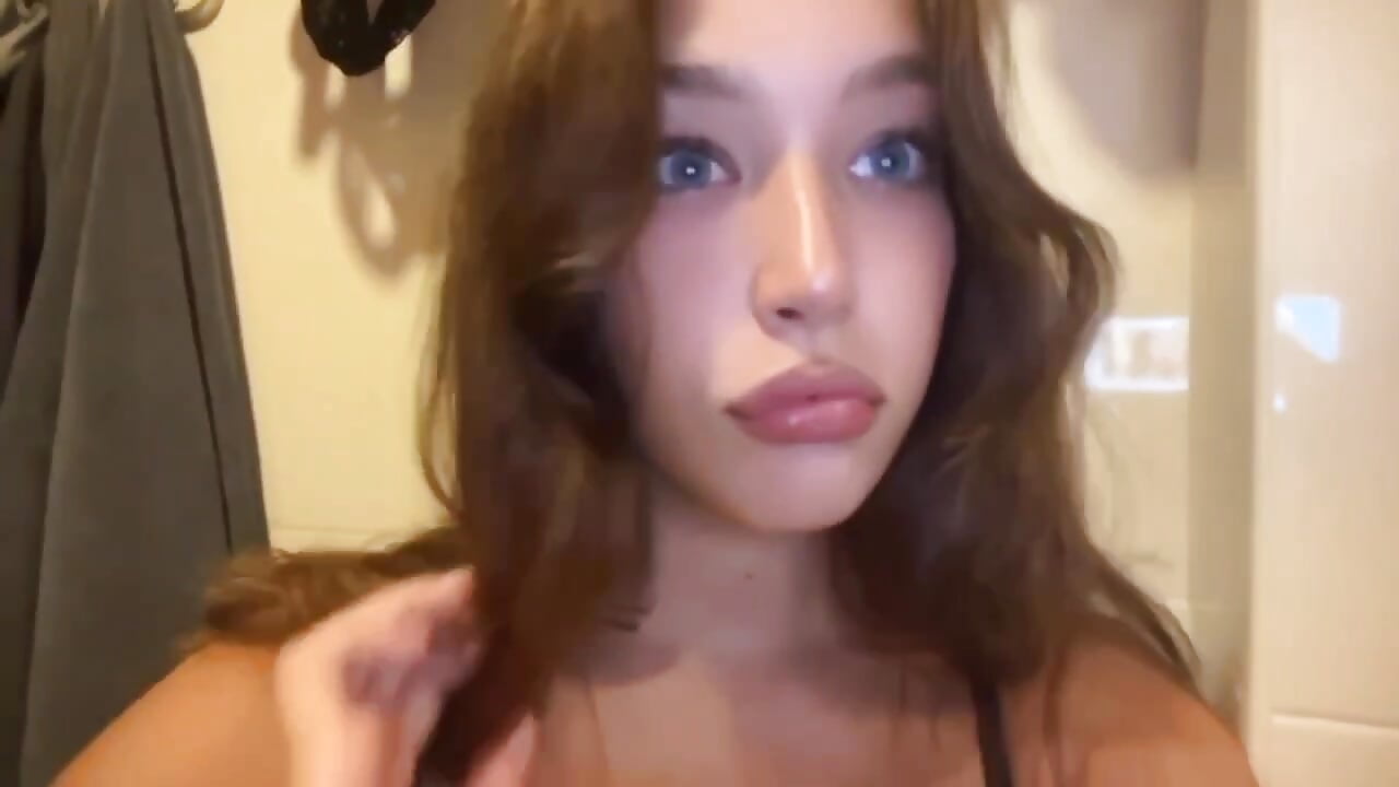 :D - video EllieSixSeven kameramallilta