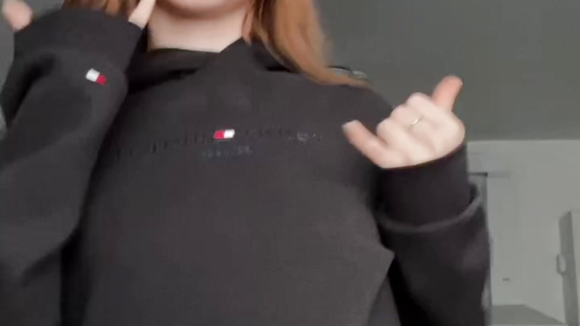 akimaki - video by August_female cam model