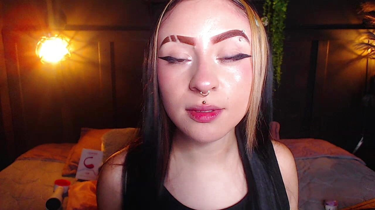 piercings (●'◡'●) - video by melodygirl2__ cam model