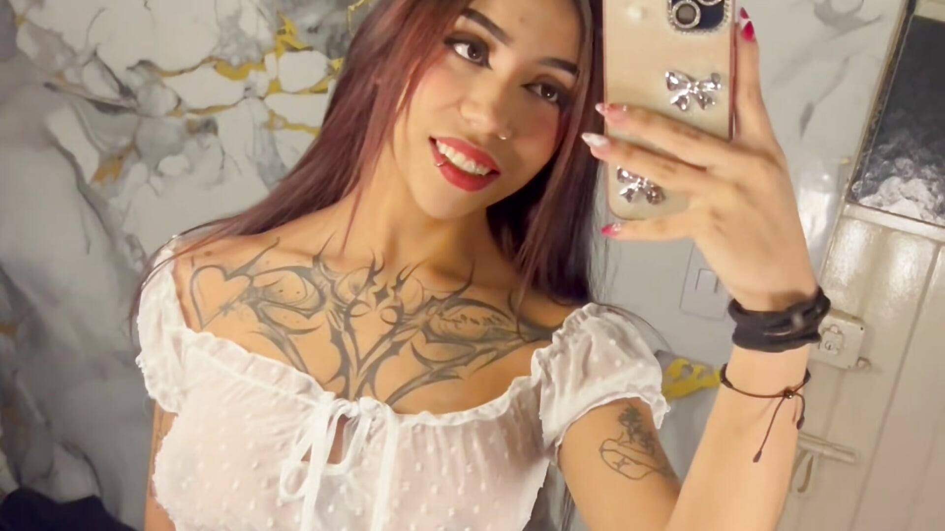 ✨ Feeling cute in white 🤍 - video by Sweetie_nati cam model