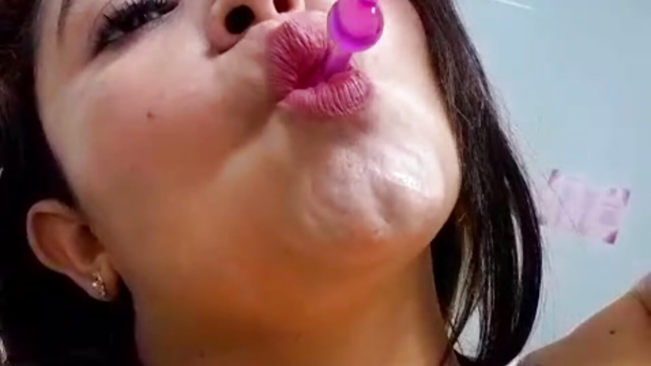 I'm a glutton – video af BustyyJuicy_Rs cam-model