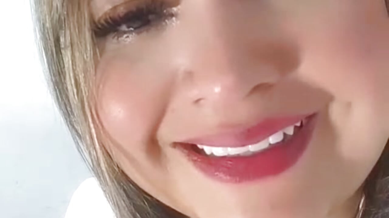 kiss - video by BustyyJuicy_Rs cam model