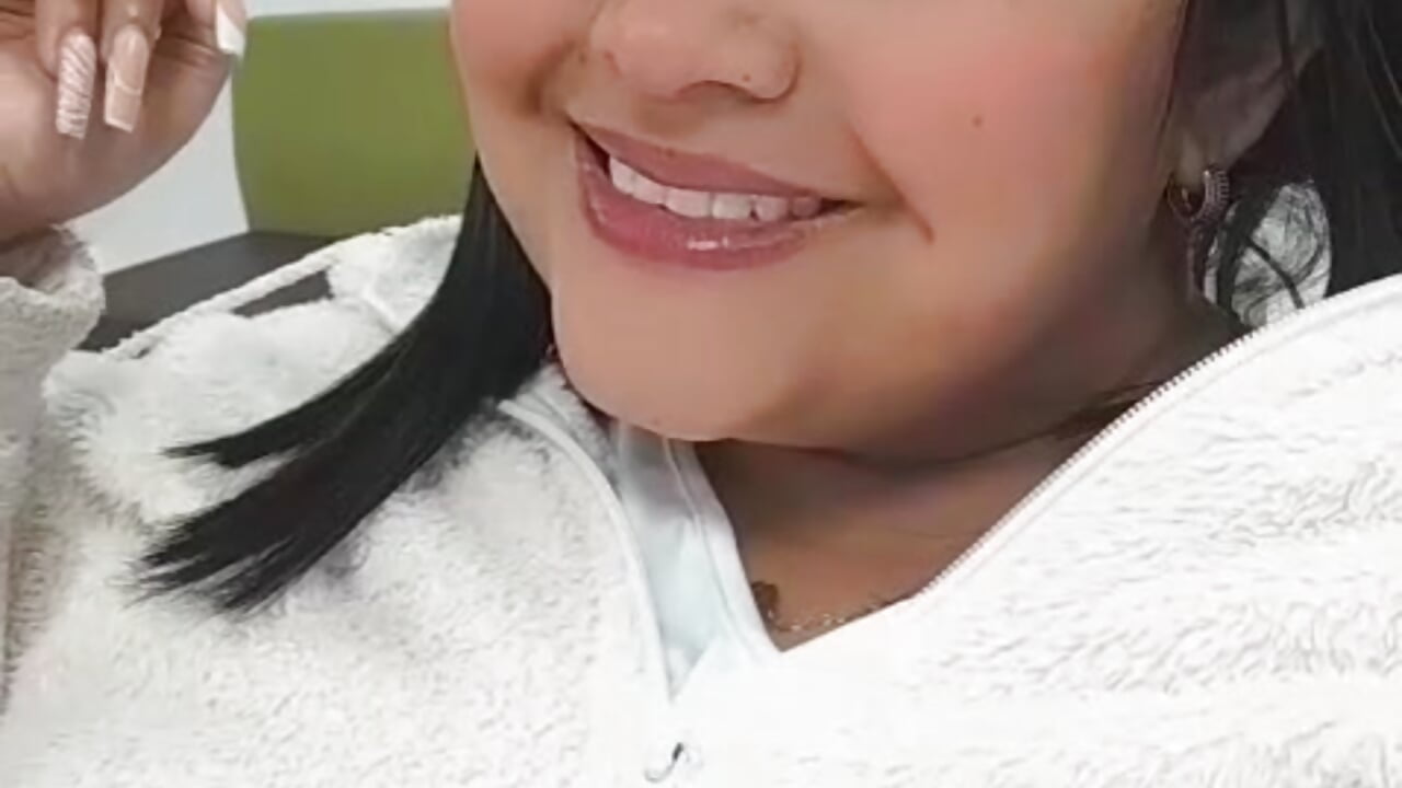 kiss - video di BustyyJuicy_Rs modella di cam