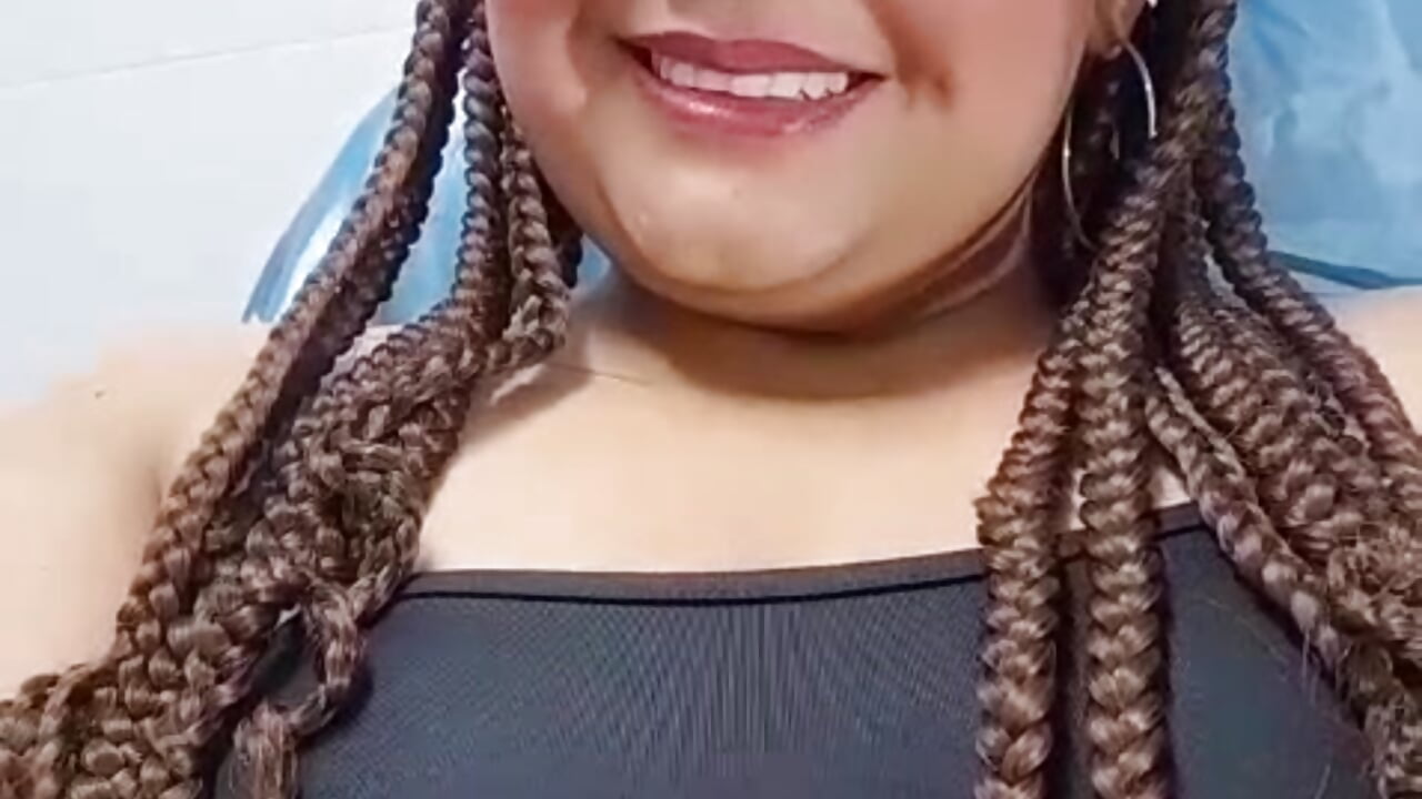 a very beautiful chubby girl – video af BustyyJuicy_Rs cam-model