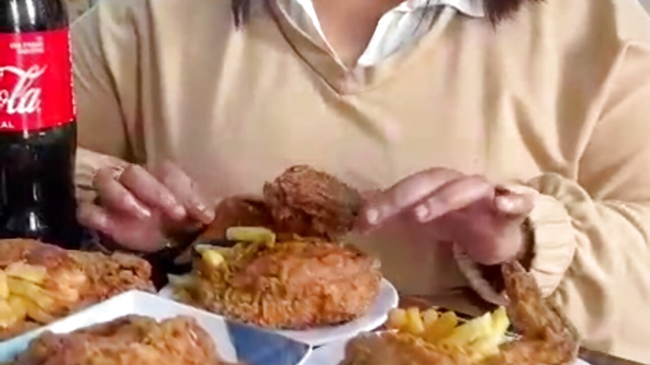 feedmee - vídeo de BustyyJuicy_Rs modelo de câmara