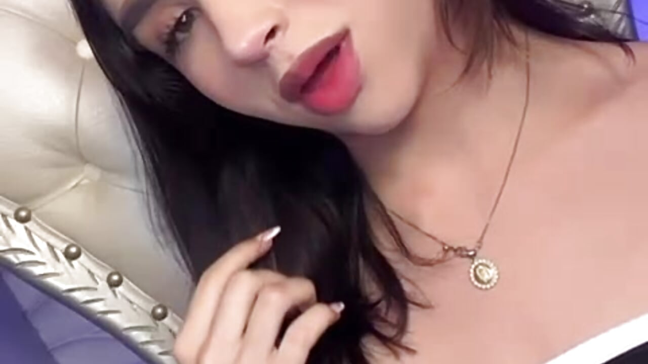 samanttha_brooks kamerás modell  3631. kiemelt videója