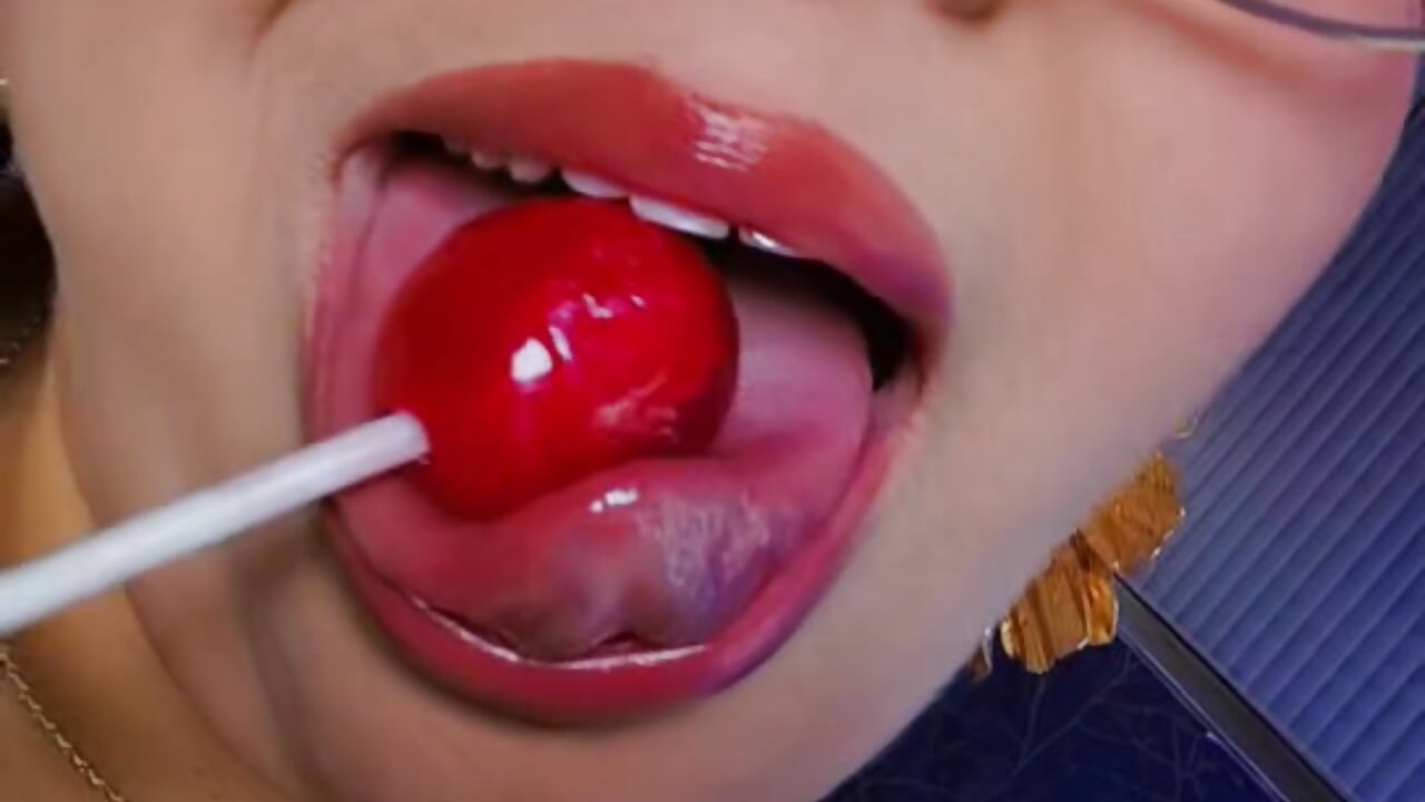 Lollipop👅🍭 - video by Charlottxl cam model