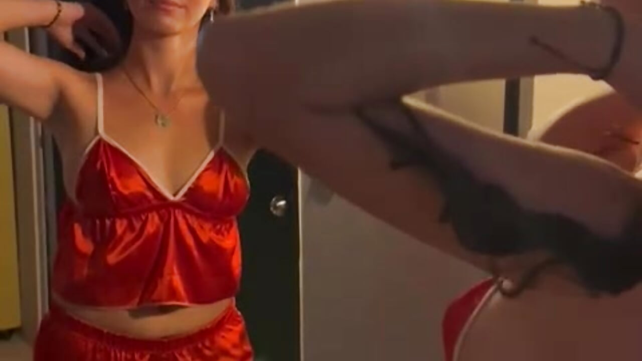 Look my body 🌸 - Valeria_Zc adlı kamera modelinin videosu