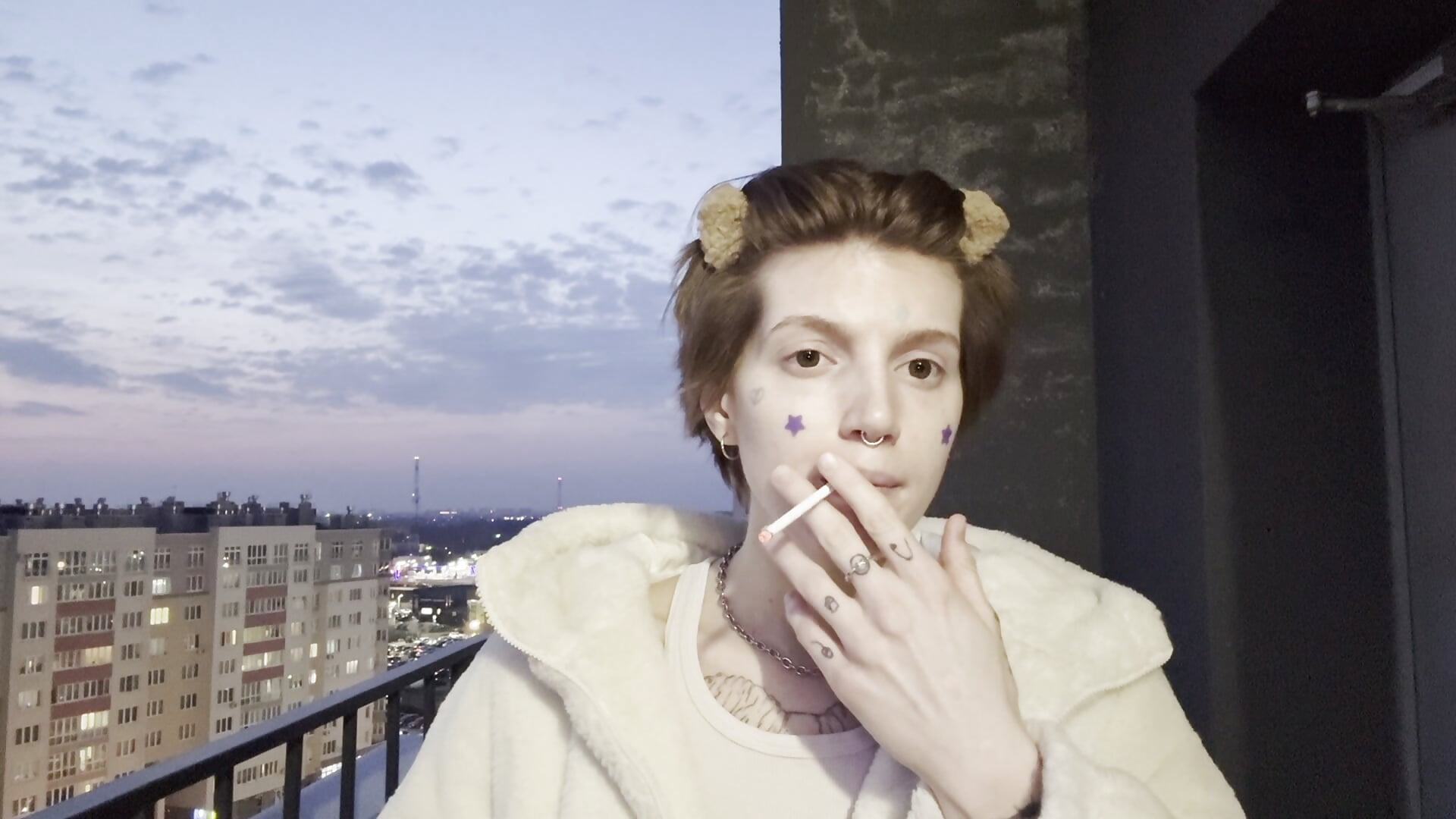 evening cigarette - video van ginger_cream cam-model