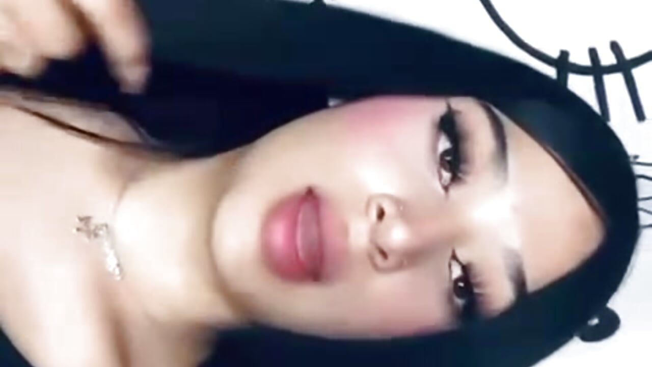Just a beautiful girl 🥰 - video by Maddie_fox__ cam model