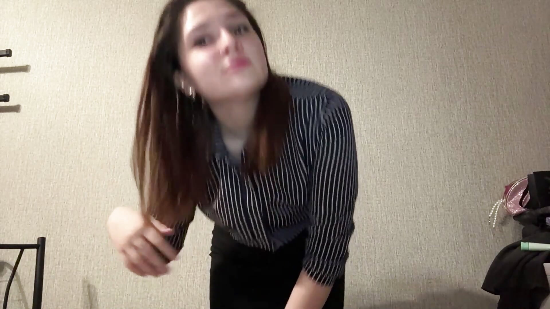 Aint Too Proud - video od modelky/modela Emmiebutwihu