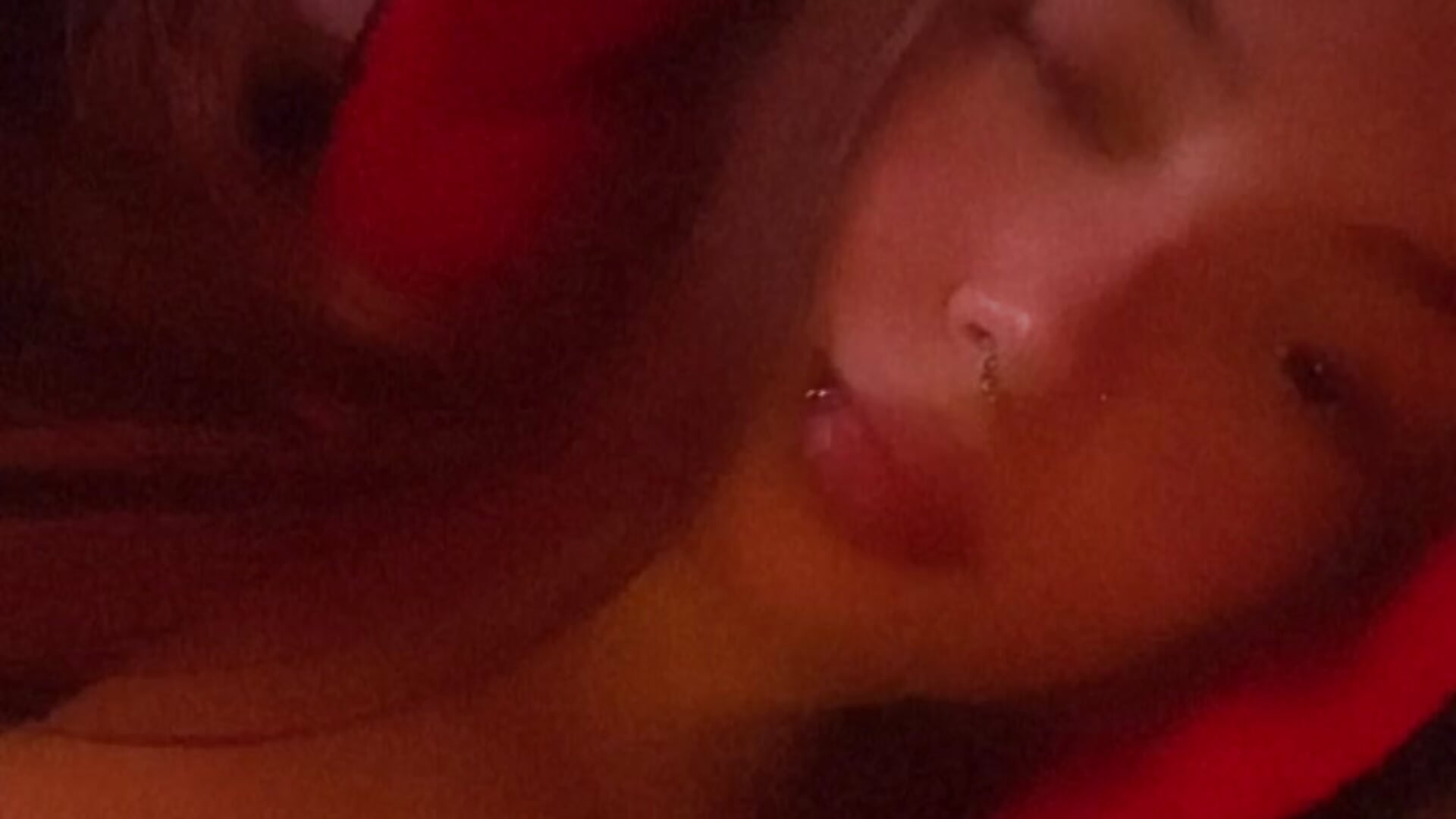 Kiss kiss - video by Milaac_ cam model