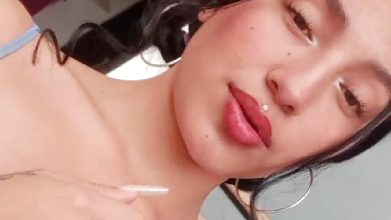 hi loves <3 - video by mailhyn_ cam model