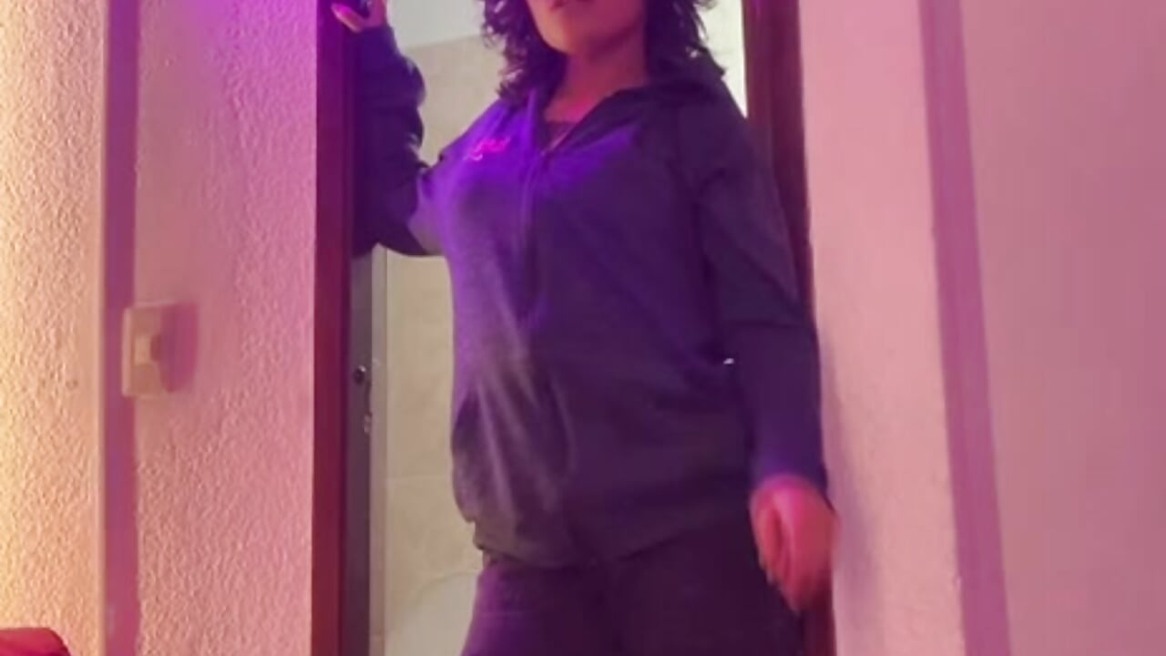 friends - video by Kittylatina_ cam model