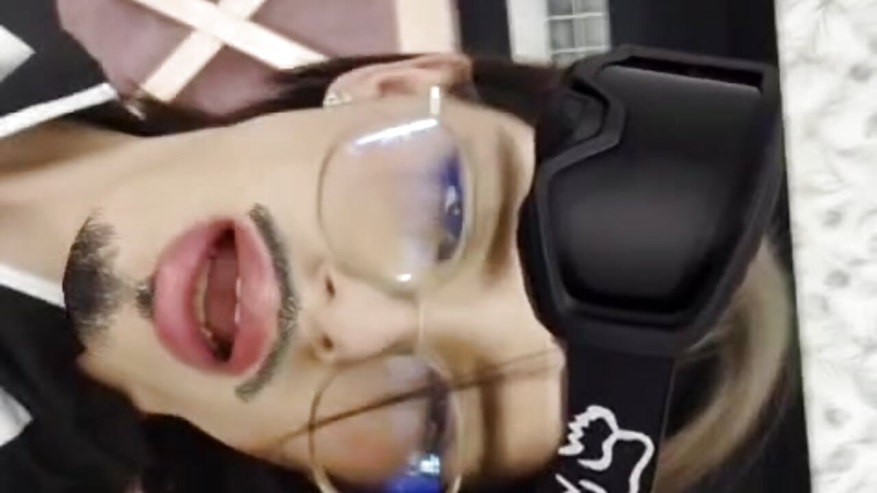 WhatsApp Video 2026-03-11 at 3,15,40 PM - vídeo de la modelo de cam zarina_rouse