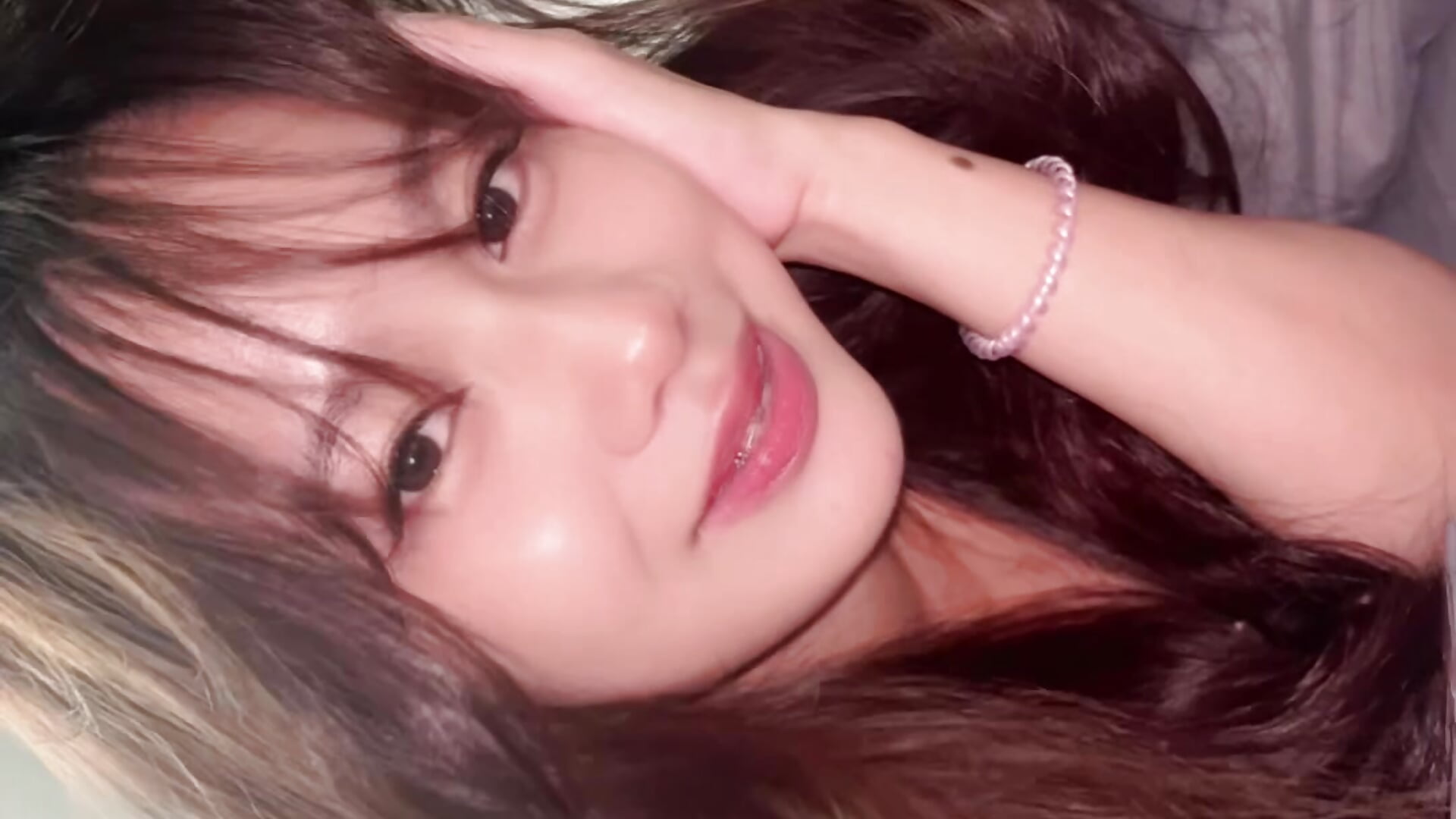 Hi 😋 - video oleh velvetveloura kamera model