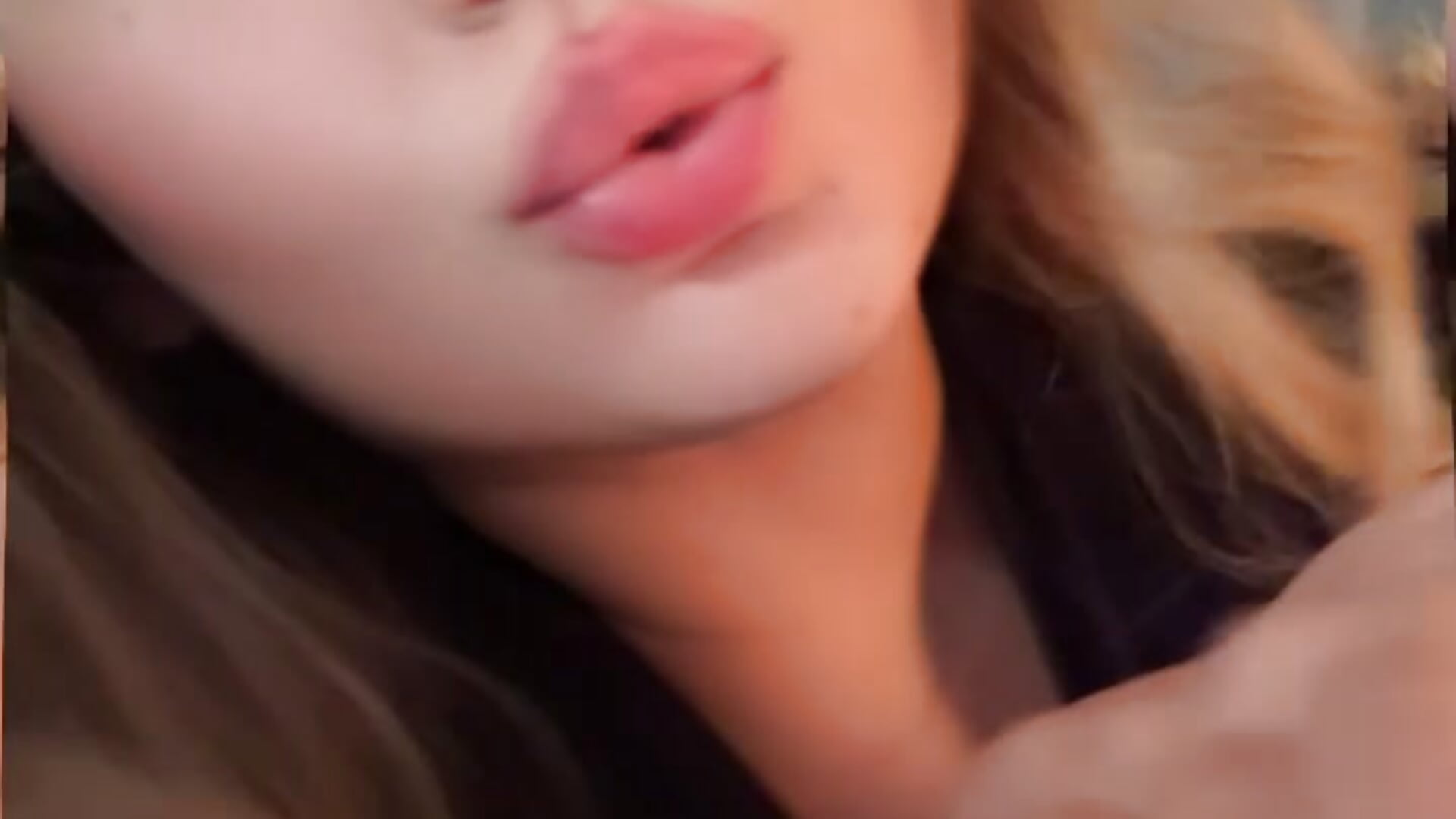 😘 - clip cu GhostiesDoll model videochat
