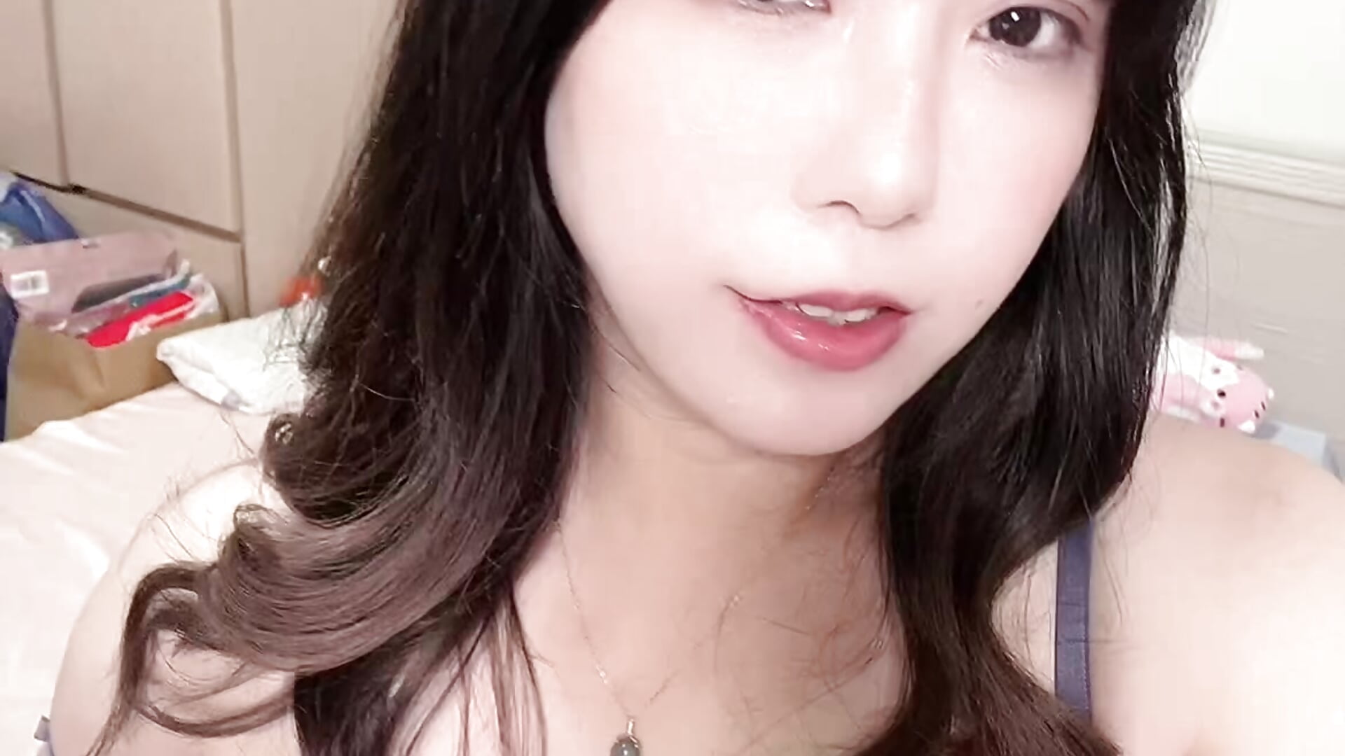 內衣👙的誘惑 - Vídeo de vivi131927, modelo de vídeos