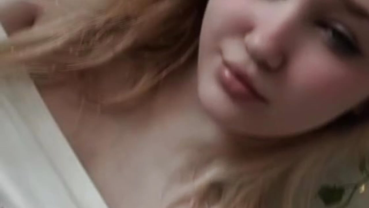 Some more of me - clip cu KenaYodis model videochat