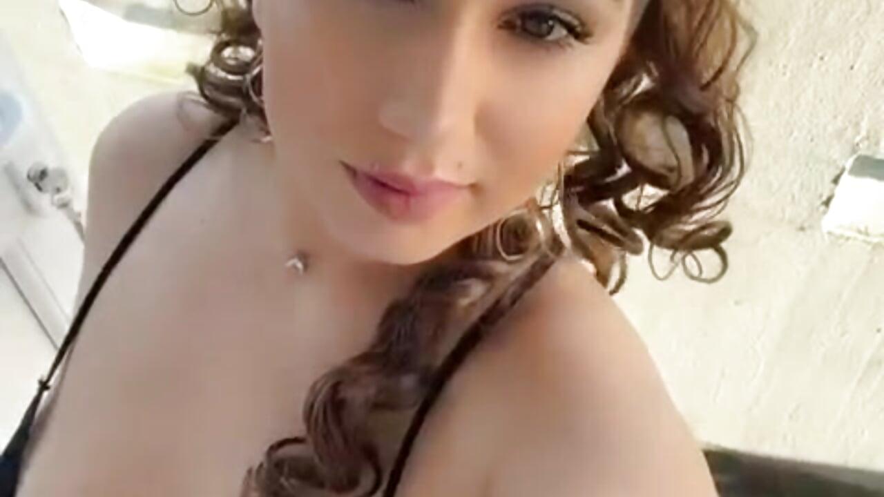 WhatsApp Video 2026-03-12 at 19,13,13 – video od webkamerové modelky bonniebennett69