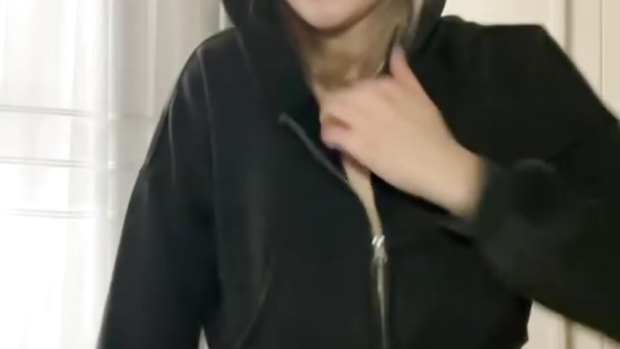 So you can look at me(recording TT) - LumLue主播的视频