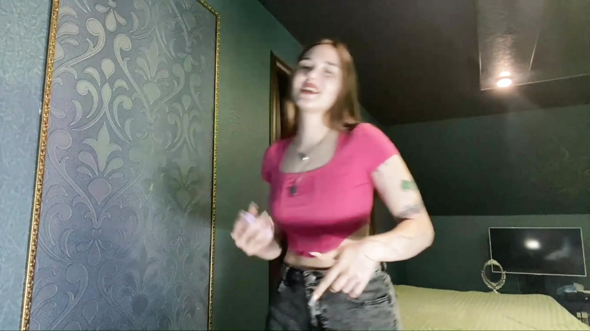 How would you rate my dance from 1 to 10?－カメラキャストのCarmelaLiebherrの動画