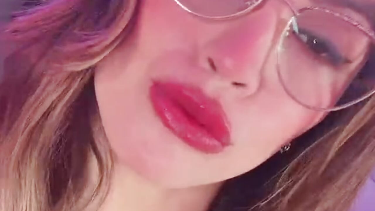 you notice something different in me❤️❤️ — filmik Katalina_Alvarezz, modela(-lki) na kamerkach
