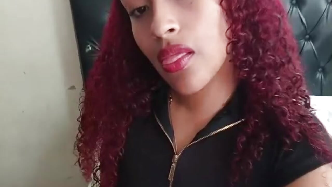 I AM - video by bialindacurly18 cam model