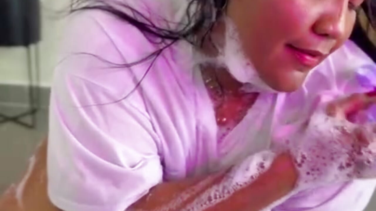 FOAM SHOW - 視頻由 Astrid_Black 主播提供