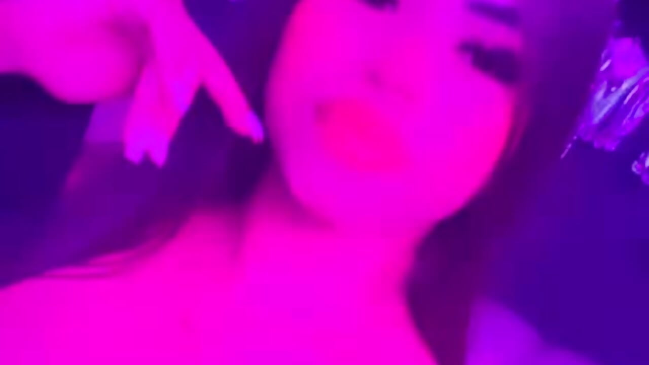 Roxy 🥰🩷. - vídeo de Roxan_Luxe modelo de câmara