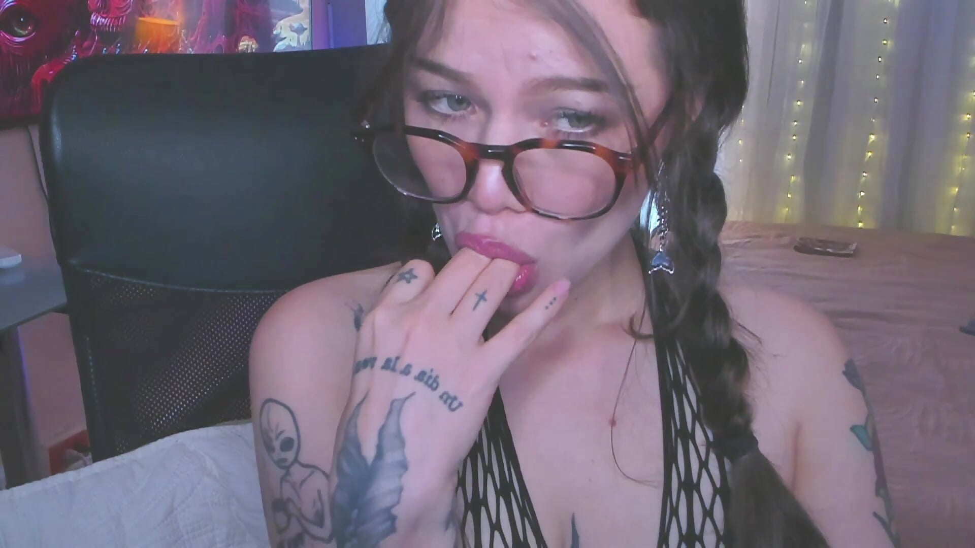 Playing with my mouth🤭 - video by Tallulah_Kinky