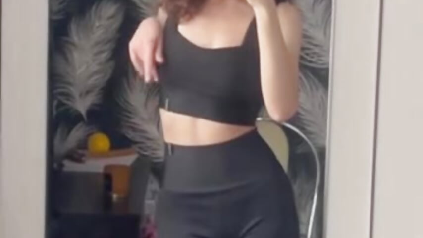 sport outfit - video by AngelesRavetto cam model