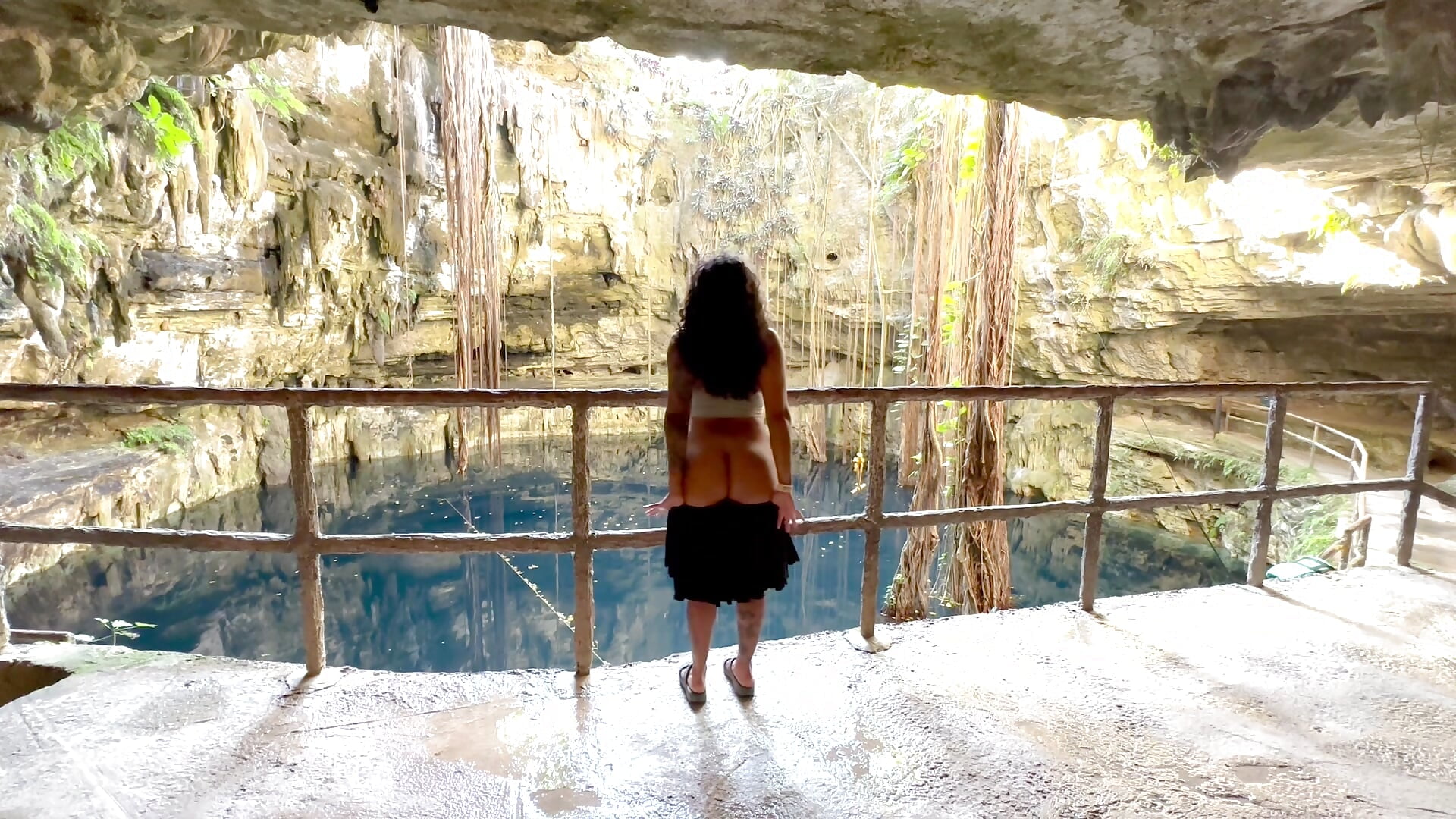 Ass shakingggg — filmik LatinaLoka, modela(-lki) na kamerkach