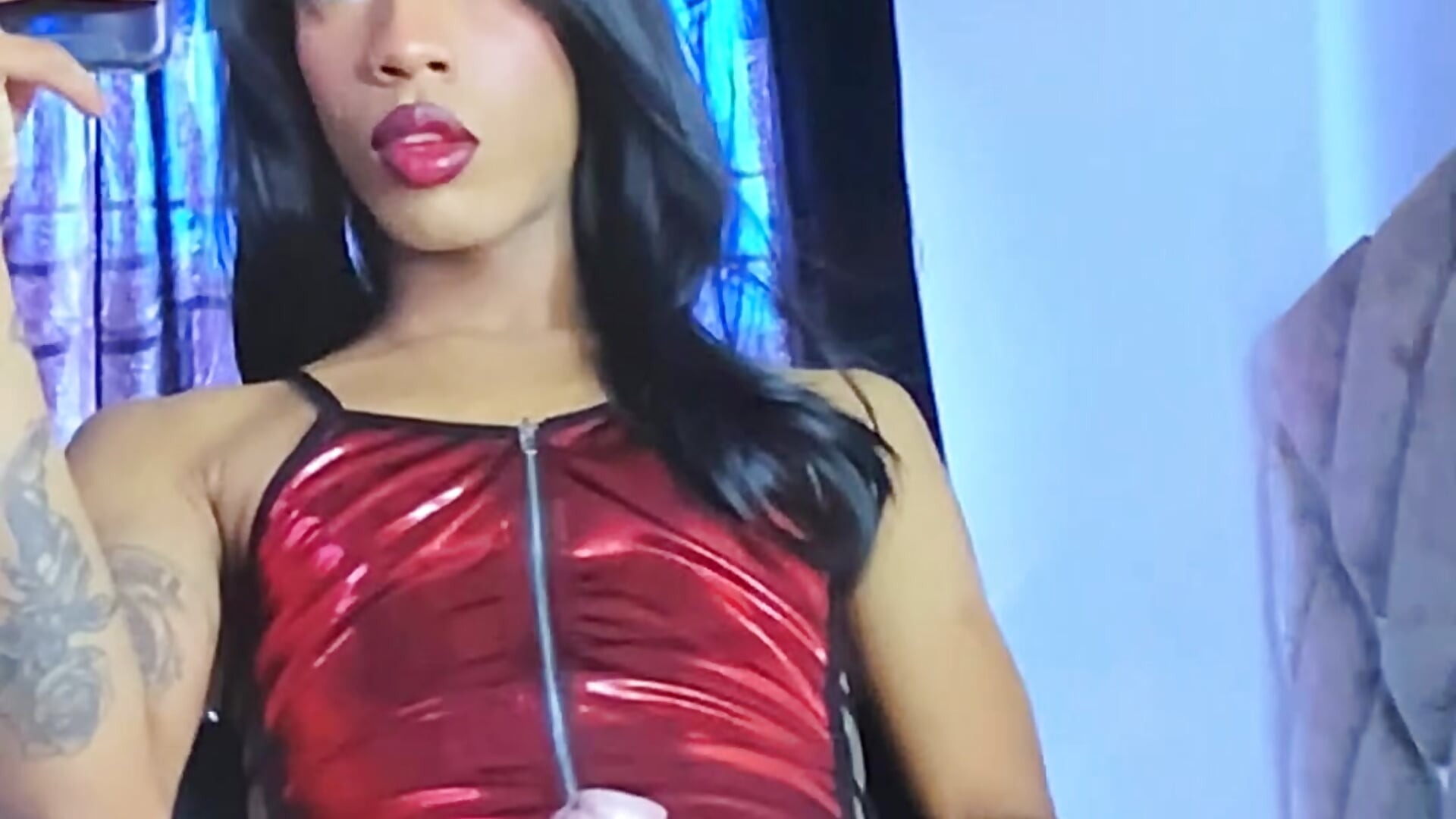 Love - βίντεο μοντέλου Madissonbeer_