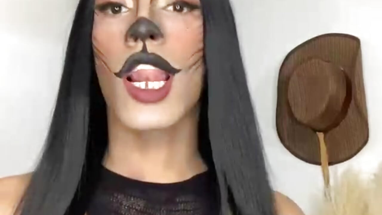 hi wolf - video di Madissonbeer_ modella di cam