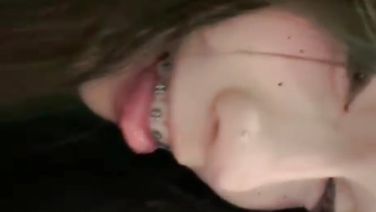 My curves need your attention 😏❤️‍🔥－カメラキャストのkitticamの動画