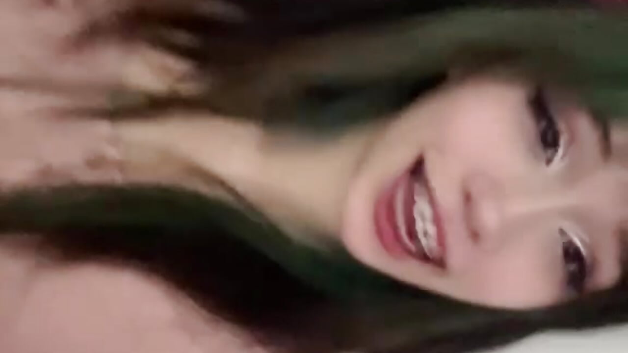 your thought before sleeping 😍💞 – video modela na kameri kitticam