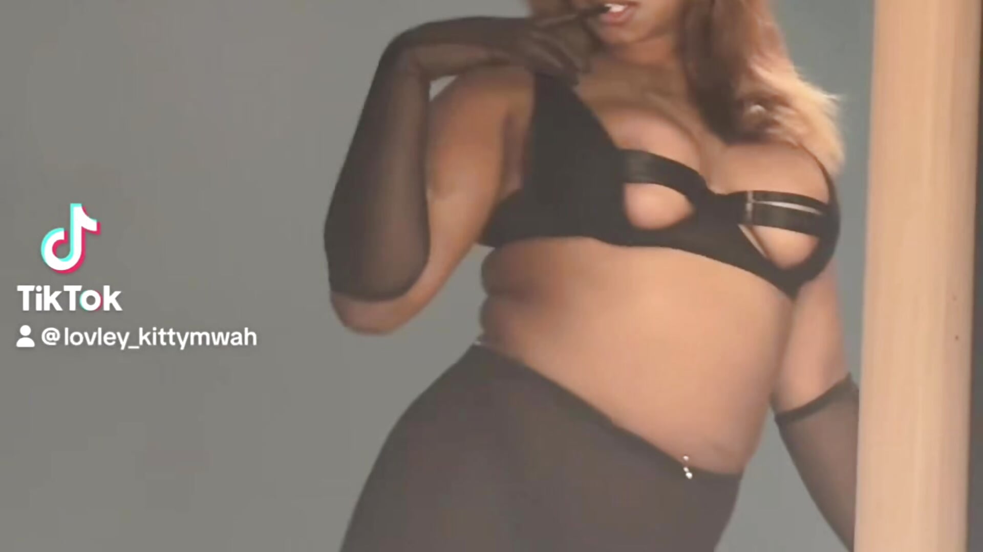 Your mistresses - video by BABYL0LA cam model