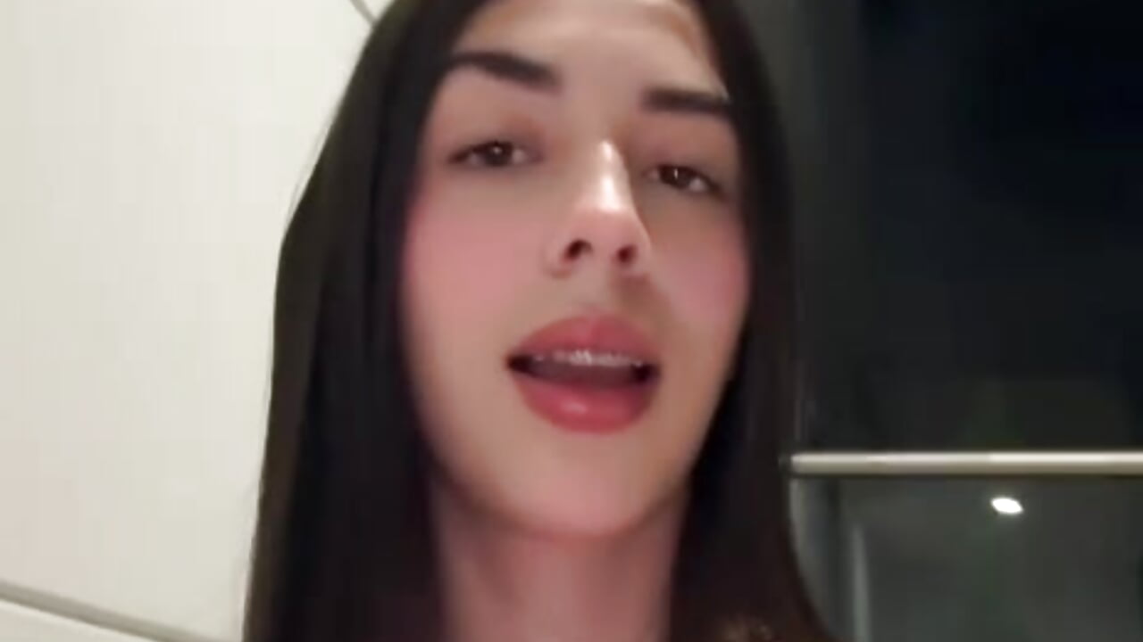 b4c19007-4da7-4e88-bd0e-71e40349d87a – video od webkamerové modelky Paradisee_girls