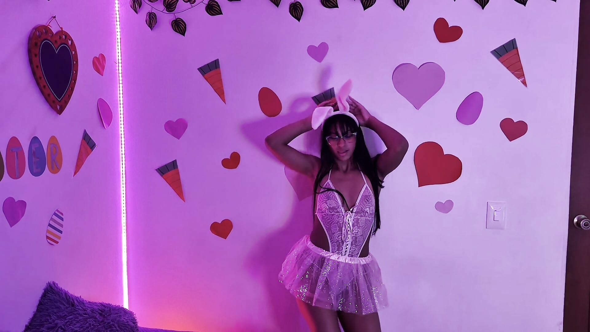 🐇i´m not the easter bunny but come and  watch me jump🐇 - video by PaulaCutexs cam model