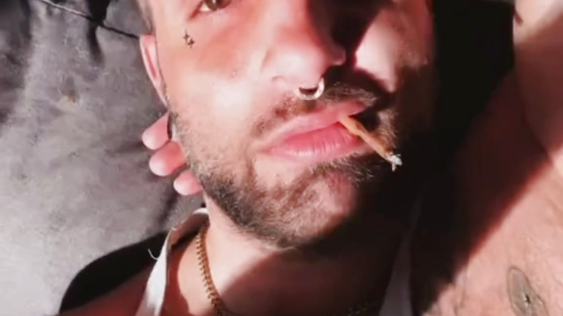 JT Pit - video oleh model kamera 7k33m