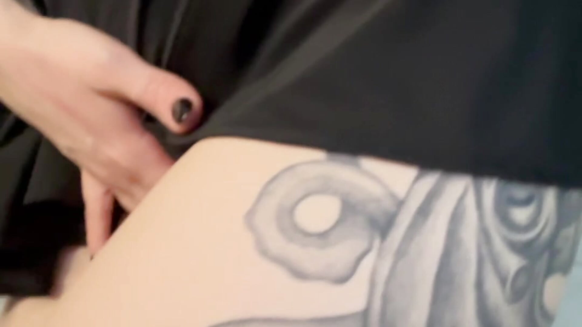 my tattoos tour– YourScarlettStorm kameramodell videója