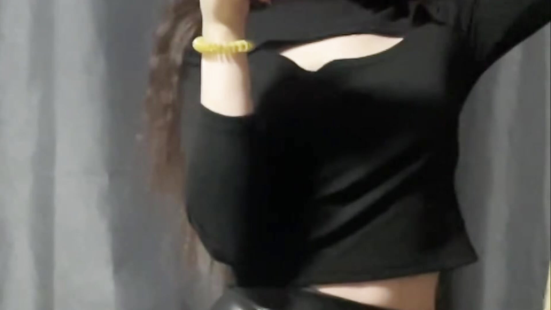 Look at me.. – video od webkamerové modelky Sarahmasara