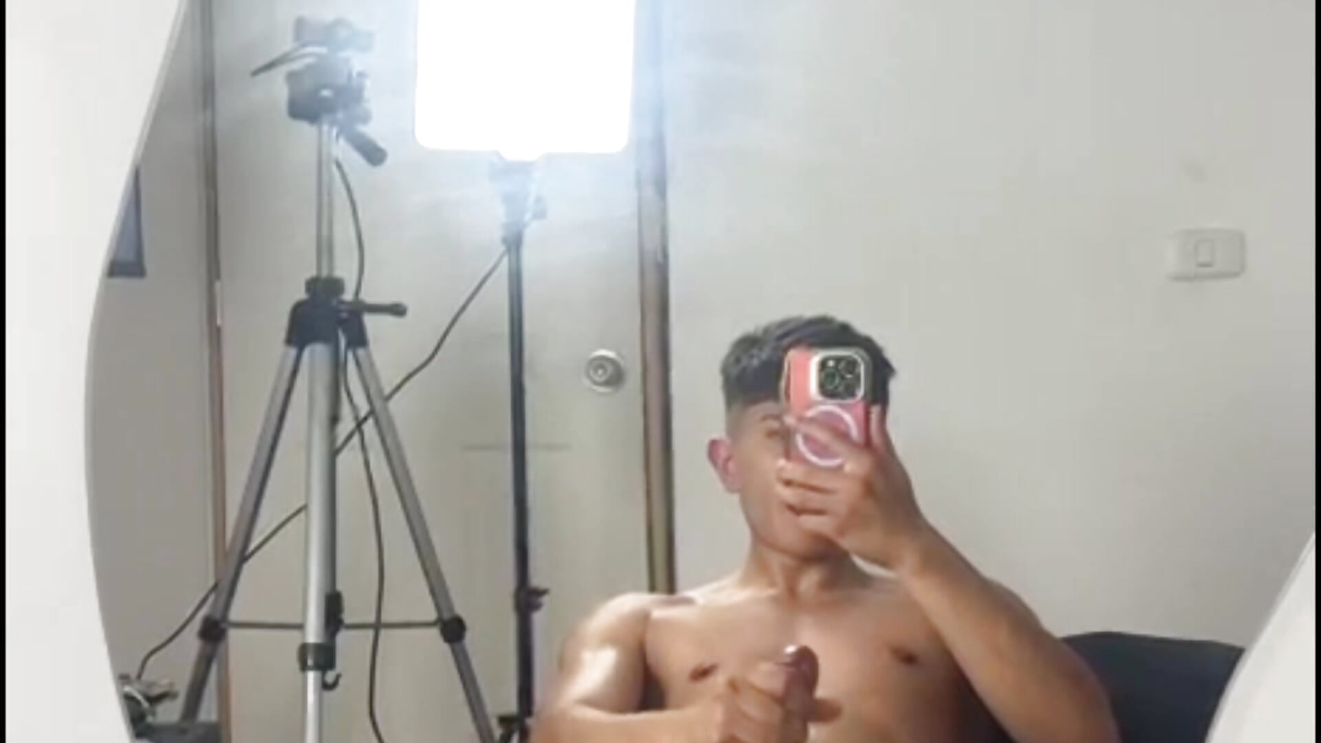 eat your hot boy's hard cock 🍆💪🥵