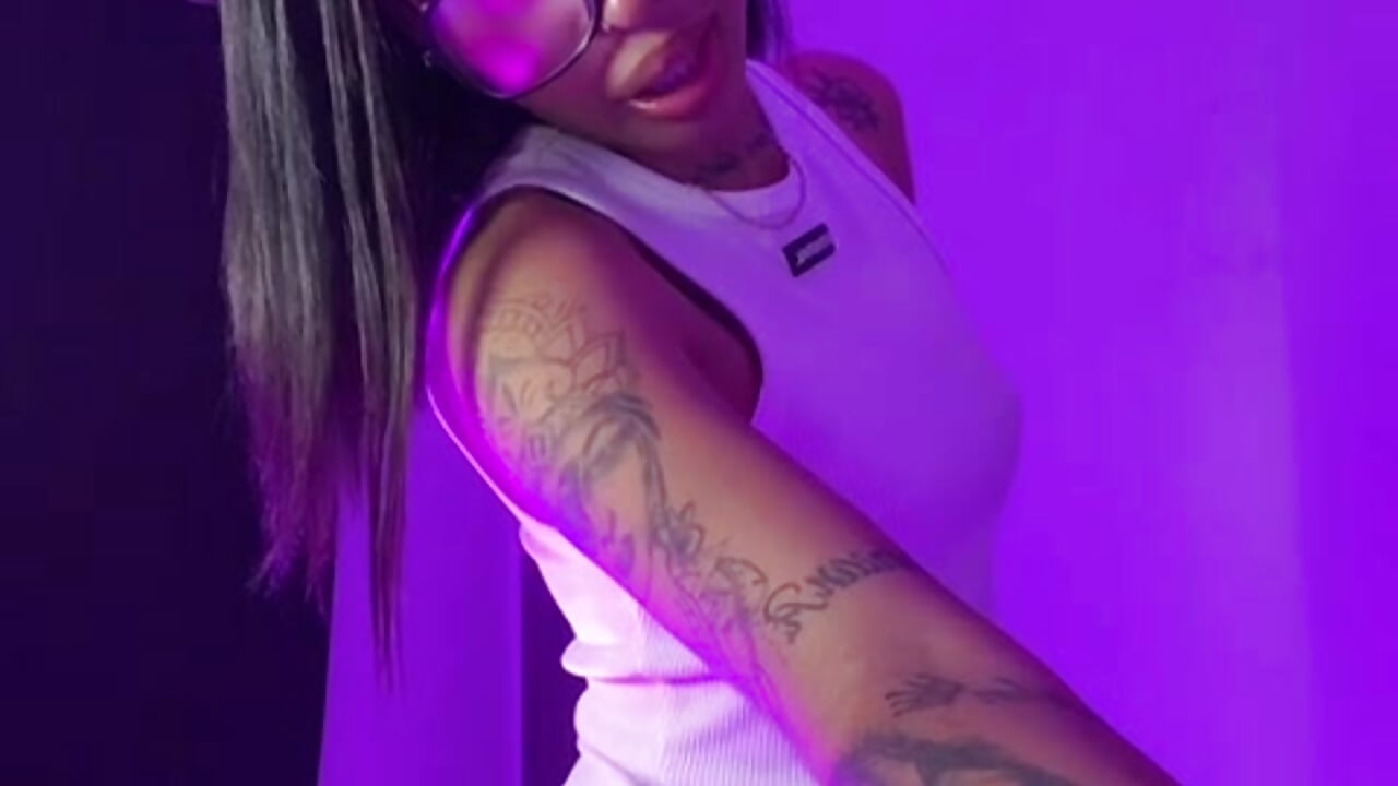 WOW - відео від вебкаммоделі Barbiie_black