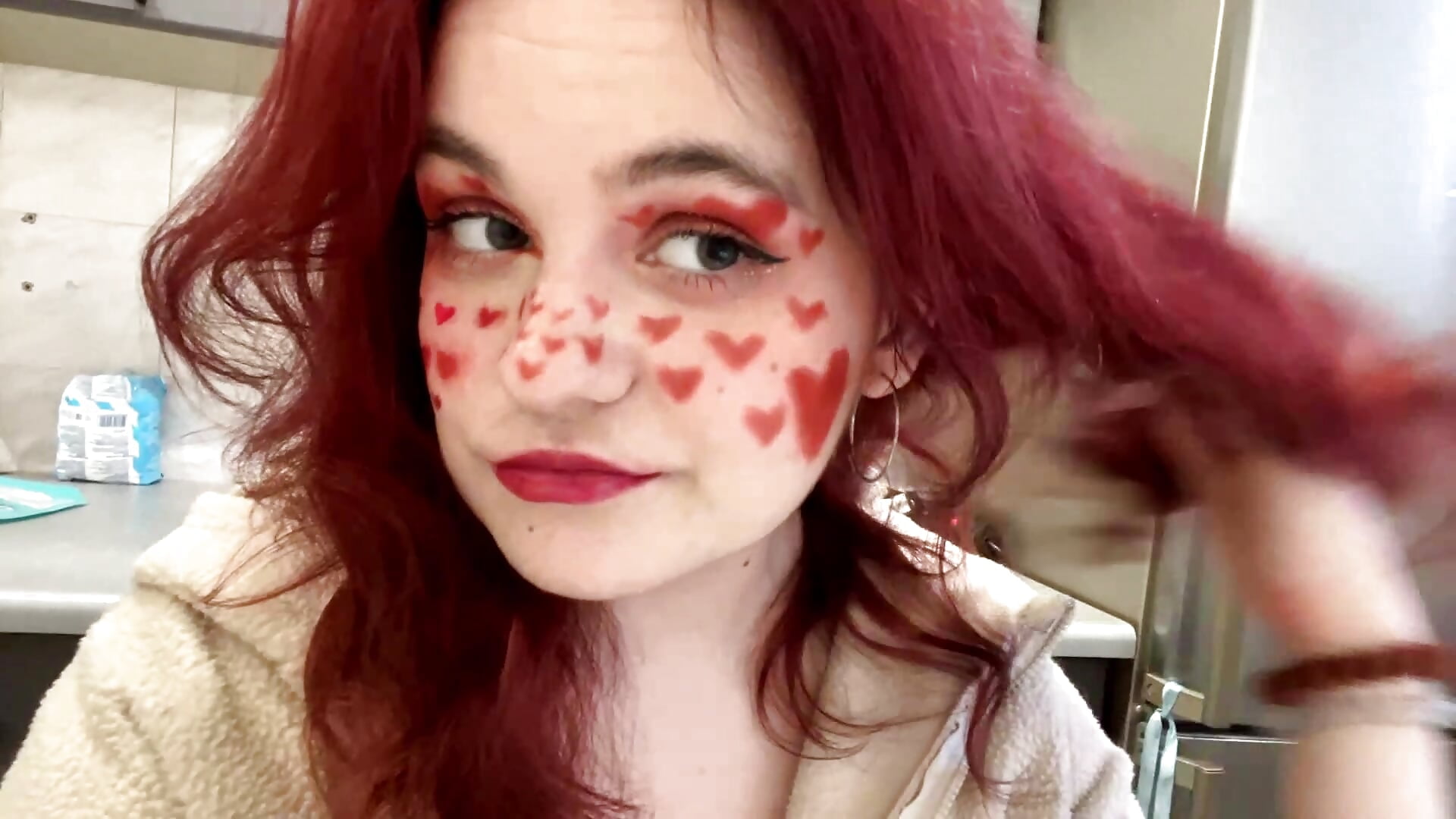 Look into my eyes <3 - video van Red_Aria cam-model