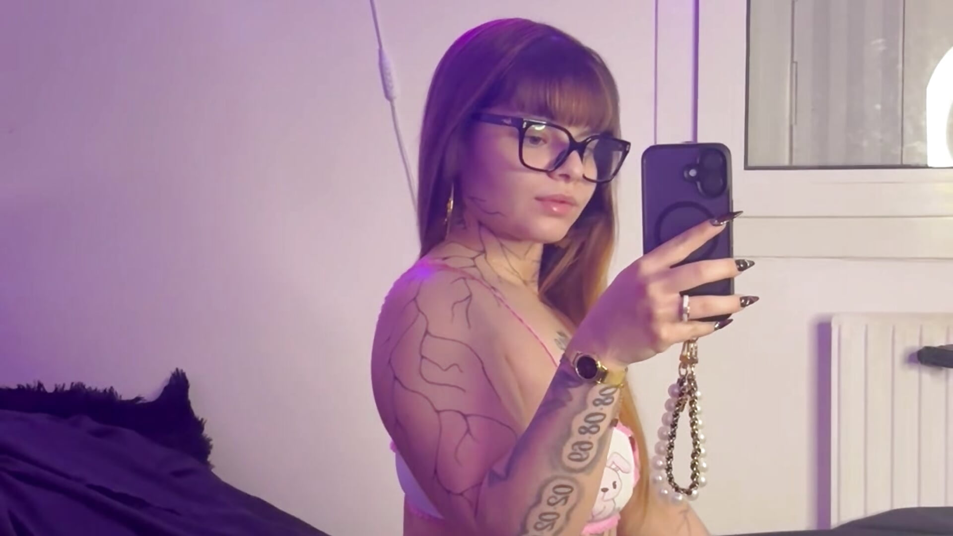 Chienne lapine - 🐰 - video di Bunny_devil modella di cam