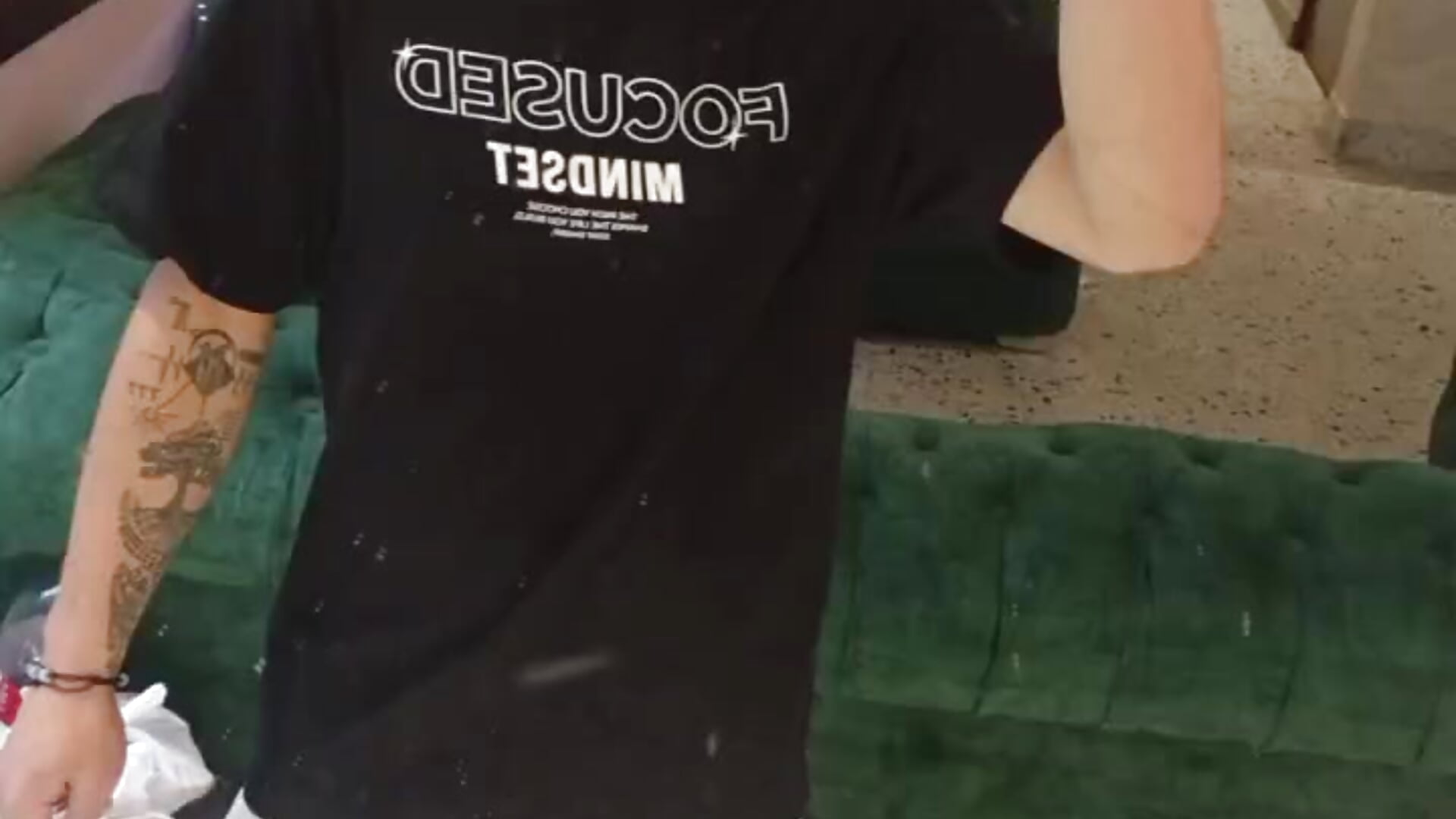 1000122432 - vídeo de la modelo de cam Jhotonex2